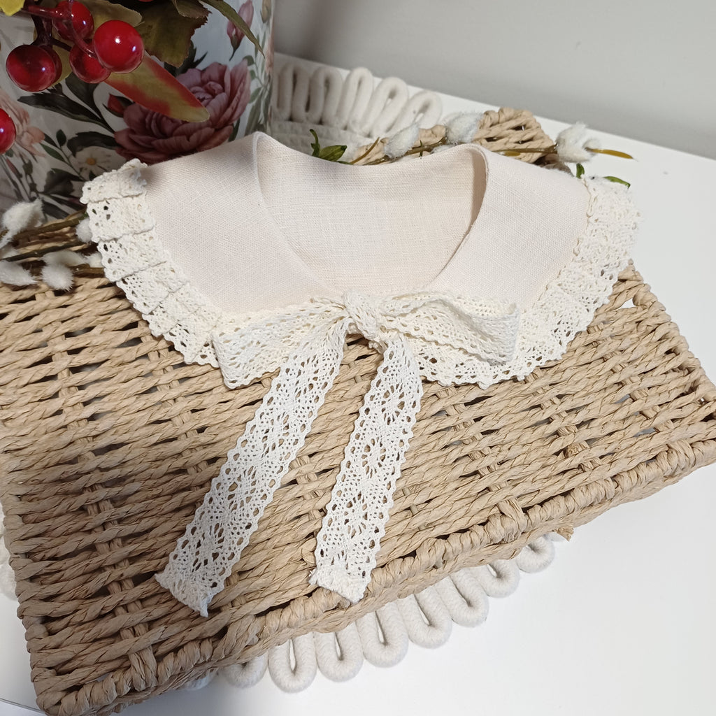 Rankų darbo, lininė apykaklė mergaitei - beige spalva