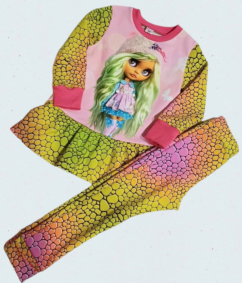 Colourful leisure suits for girls