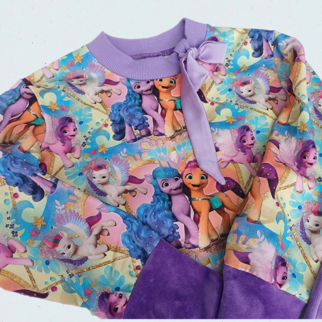 Leisure suit for a girl